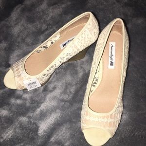 American Eagle heels